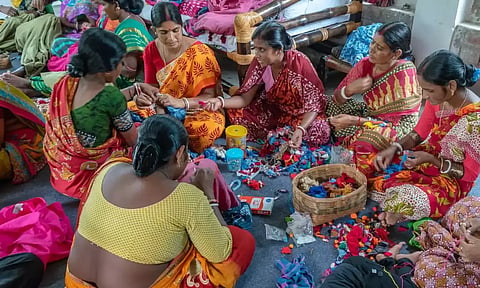 சிறுதொழில் மூலம் ஹோம் மேக்கர்களும் தொழில்முனைவோர் ஆகலாம்! மகளிருக்கு நிதி சுதந்திரம் அவசியம்!
