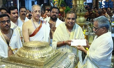 குருவாயூர் கோவிலுக்கு ரூ.15 கோடி நன்கொடை வழங்கிய முகேஷ் அம்பானி