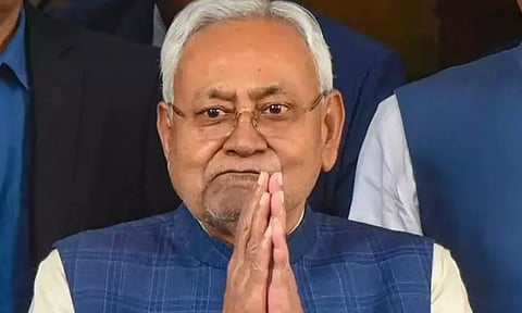 பீகார் அமைச்சர்களுக்கு இலாகா ஒதுக்கீடு.. 20 வருடமாக தன்வசமிருந்த உள்துறையை பாஜகவிடம் ஒப்படைத்த நிதிஷ்!