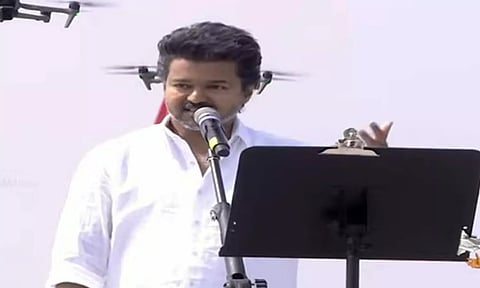 இந்த விஜயை மக்கள் ஒருநாளும் கைவிடமாட்டார்கள்- விஜய் பேச்சு