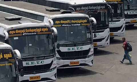 கிறிஸ்துமஸ் பண்டிகை - அரையாண்டு விடுமுறை: வெளியூர்களுக்கு 800 சிறப்பு பஸ்கள் இயக்கம்