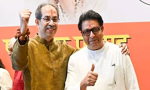 நகராட்சித் தேர்தலில் கூட்டணி... ஒன்றாக குடும்ப புகைப்படம் எடுத்துக்கொண்ட தாக்கரே சகோதரர்கள்