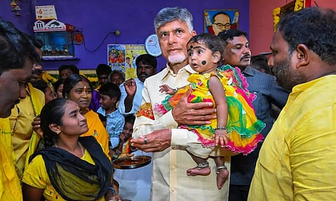 'ஒவ்வொரு தம்பதியினரும் 3 குழந்தைகள் பெற்றுக்கொள்ள வேண்டும்' - சந்திரபாபு நாயுடு!