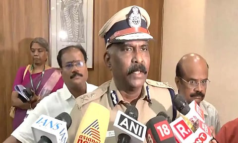 கரூர் பெருந்துயரம்: சிபிஐ விசாரணை வளையத்தில் டிஜிபி டேவிட்சன் தேவாசீர்வாதம்