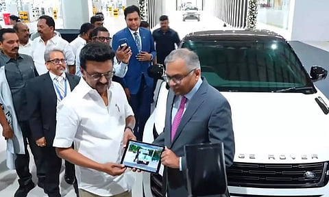 தமிழ்நாடு தொழில் துறையில் முன்னோடியாக திகழ்ந்து வருவதற்கு டாடா மோட்டார்ஸ் தொழிற் நிறுவனமே ஒரு சாட்சி- முதலமைச்சர் பேச்சு