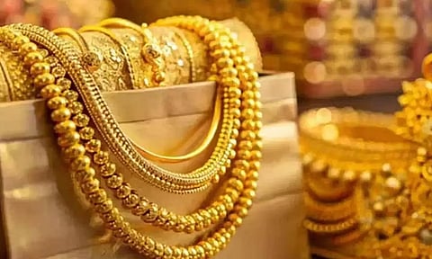GOLD PRICE TODAY | அதிரடியாக குறைந்த தங்கம் விலை - எவ்வளவு தெரியுமா?