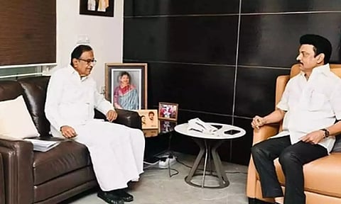 சுமூகமாக முடிந்த பேச்சுவார்த்தை? கூடுதல் தொகுதிகளை கொடுக்க முன்வந்த திமுக... காங்கிரஸுக்கு 2 ராஜ்யசபா சீட்?