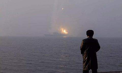 #NorthKorea "கொம்பன் இறங்குறான்!" ஏவுகணை டெஸ்டிங்கில் வட கொரிய அதிபர் கிம் ஜாங் உன்