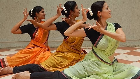 മാനസികാരോഗ്യം മെച്ചപ്പെടുത്താൻ നൃത്തം; അറിയാം ചുവടുകൾക്കു പിന്നിലെ 'ഹാപ്പി ഹോർമോൺ' വിദ്യകൾ!