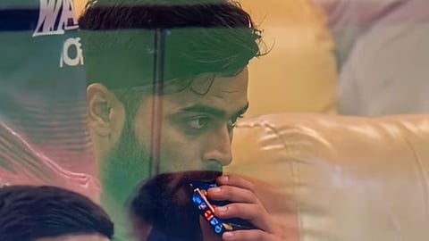 Riyan Paraag E-Cigar