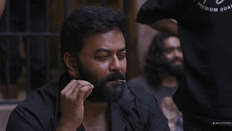 അനുരാഗ് കശ്യപിന്റെ ‘ബന്ദർ’ വഴി ഇന്ദ്രജിത്ത് വീണ്ടും ബോളിവുഡിലേക്ക്; മലയാള സിനിമ ഉപയോഗിക്കാത്ത നടനെന്ന ചർച്ച സജീവം