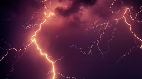 ഇടിമിന്നലേറ്റ് നാല് കുട്ടികള് മരിച്ചു; അപകടം മലപ്പുറം മങ്കടയിൽ