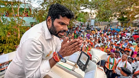 അണ്ണാമലൈ
ബി ജെ പി വിടുന്നു, പുതിയ പാർട്ടിക്കു സാധ്യത; മറ്റൊരു ട്വിസ്റ്റിന് സാക്ഷ്യം വഹിക്കുമോ തമിഴക രാഷ്ട്രീയം?