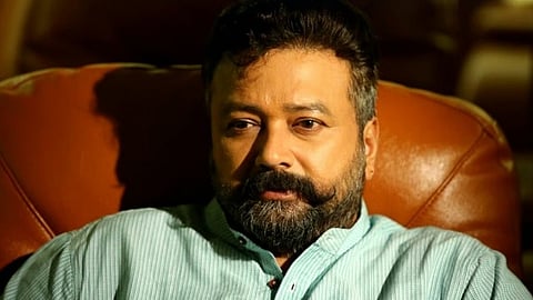 'ട്വന്റി 20' ക്ലൈമാക്സ് നഷ്ടമാകാൻ കാരണം തമിഴിൽ ദീപാവലി, മലയാളത്തിൽ ശബരിമല;
'എവിടേലും ഉറച്ചുനിൽക്കൂ ജയറാമേട്ടാ' എന്ന് സോഷ്യൽ മീഡിയ