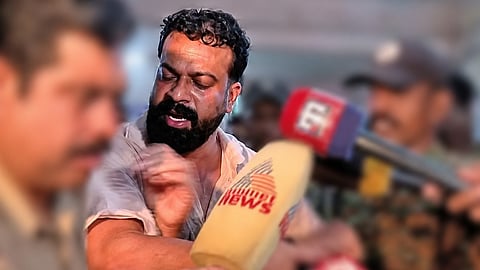 അർധരാത്രി വീടുവളഞ്ഞ് പൊലീസ്, ആകാശത്തേക്ക് വെടിവെയ്പ്; വധശ്രമക്കേസിൽ ബിജെപി കൗൺസിലറെ പിടികൂടിയത് അതിനാടകീയമായി