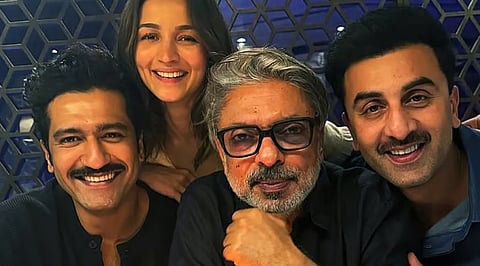 ഭൻസാലിയുടെ സിനിമാ സെറ്റിൽ തൊഴിലാളി ഷോക്കേറ്റ് മരിച്ചു; 40 ലക്ഷം രൂപ ധനസഹായം നൽകാൻ സംവിധായകൻ, പോരെന്ന് സംഘടന