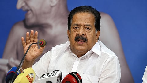 ലഹിരിയെ 'തൂഫാൻ' ആക്കാൻ ചെന്നിത്തല നേരിട്ടിറങ്ങുന്നു;
പെരുമ്പാവൂരില് ഇന്ന് മഹാറാലി