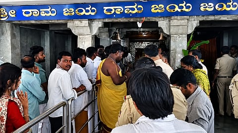 അരനൂറ്റാണ്ടിനുശേഷം ദളിതർക്ക് പ്രവേശനം നൽകി ചിക്കമഗളൂരുവിലെ ക്ഷേത്രം; ഇടപെട്ടത് തഹസിൽദാർ, പുണ്യാഹം തളിച്ച ചരിത്രം!