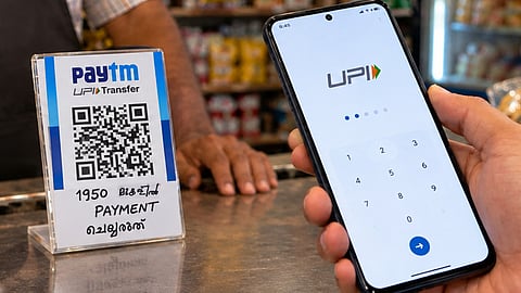 യുപിഐ ഇടപാടുകള്ക്ക് എംഡിആര്, കോര്പ്പറേറ്റുകള്ക്ക് വേണ്ടി ജനങ്ങളെ പിഴിയുന്നെന്ന് ആക്ഷേപം; കറന്സികളിലേക്ക് മടങ്ങാന് വ്യാപാരികള്