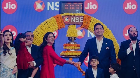ഓഹരി വിപണിയില് ജിയോയുടെ മാസ് എന്ട്രി; ഇന്ത്യയിലെ ഏറ്റവും മൂല്യമുള്ള രണ്ടാമത്തെ കമ്പനി