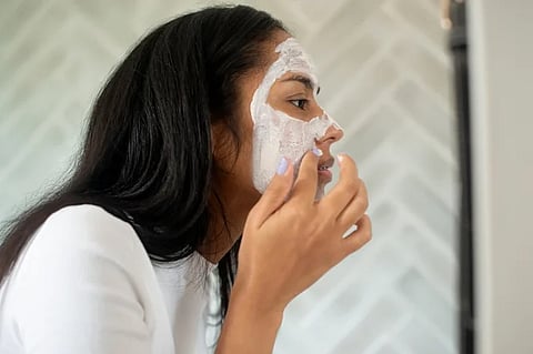 ടിക്ടോക്കിലെ 'സുഡോക്രീം ഫേസ് ബാസ്റ്റിംഗ്' ട്രെൻഡ് സുരക്ഷിതമാണോ?