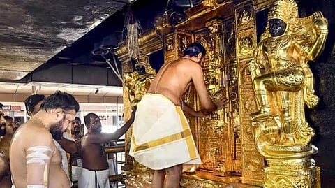 ശബരിമലയിലെ സ്വര്ണ കിരീടവും കവര്ന്നു