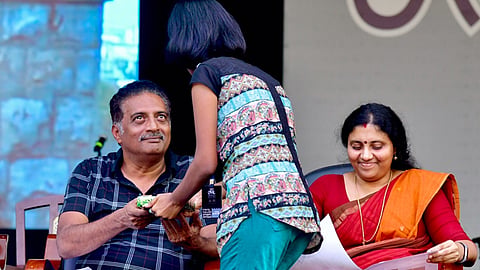അരങ്ങുകളിലേക്ക് മടങ്ങുകയെന്നത് പ്രധാനം: പ്രകാശ് രാജ്