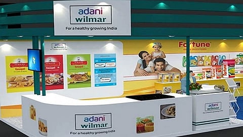 അദാനി ഗ്രൂപ്പിന്റെ വിൽമർ സ്റ്റോറിൽ നികുതി വകുപ്പിന്റെ റെയ്ഡ്