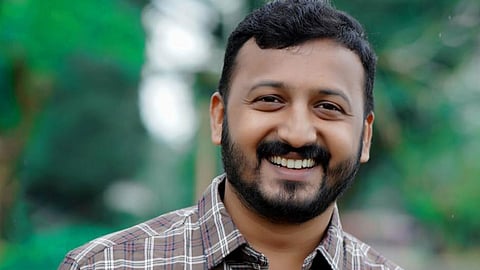 ''ഫാദർ ഇൻലോ പണ്ട് നടത്തിയ ഗുണ്ടായിസത്തെ പറ്റി പറയുമ്പോൾ വിഡി പണ്ട് വായിച്ച പുസ്തകത്തെ പറ്റി പറയും, സോ അസൂയ തുടരുക''