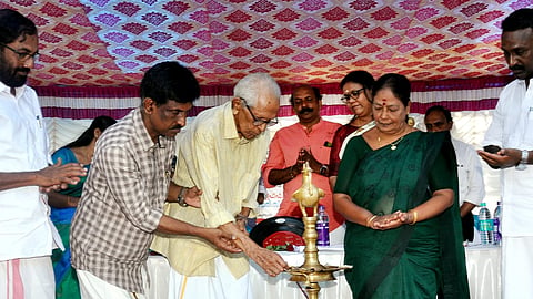 ശാവേശ്ശേരി വികസന സമിതി സാംസ്കാരിക കേന്ദ്രം ഗ്രന്ഥശാലാ നാടിന് സമർപ്പിച്ചു