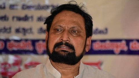 മുന് ഉപമുഖ്യമന്ത്രി ലക്ഷ്മണ് സാവടി കോണ്ഗ്രസിലേക്ക് ??; കർണാടക ബിജെപിയിൽ പൊട്ടിത്തെറി