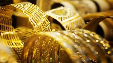 Gold prices fall again