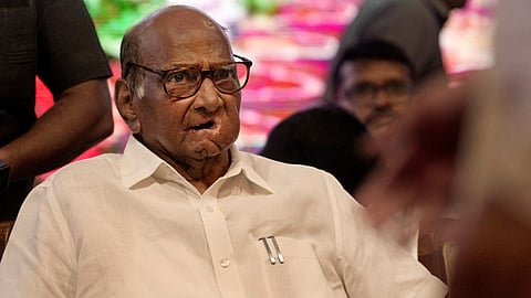 പവാറിന്റെ രാജി എൻസിപി നേതൃയോഗം തള്ളി; തീരുമാനം പറയാതെ പവാർ