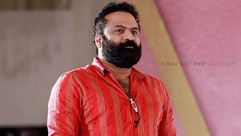 'ലഹരി ഉപയോഗം മൂലം ഒരു പ്രമുഖ നടന്റെ പല്ലുകൾ പൊടിഞ്ഞു തുടങ്ങി, ഭയം മൂലം മകനെ സിനിമയിലേക്ക് വിട്ടില്ല'; വെളിപ്പെടുത്തലുമായി ടിനി ടോം