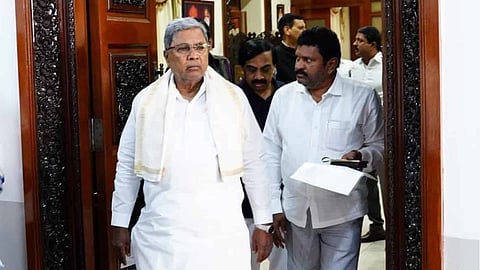 വാസ്തുദോഷത്തെ പേടിക്കാതെ സിദ്ധരാമയ്യയുടെ 'തെക്കോട്ടിറക്കം'