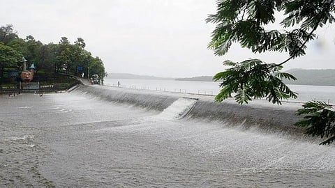Powai Lake overflowed due to the rain