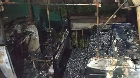 ചിത്രലേഖയുടെ ഓട്ടോ കത്തിയ നിലയിൽ