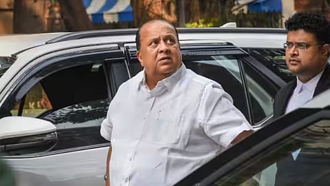 മറാഠാ സംവരണ പ്രക്ഷോഭം ആളിപ്പടരുന്നു; എൻസിപി മന്ത്രിയുടെ കാർ തകർത്തു