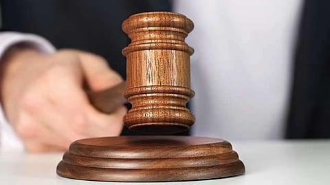 പ്രതികളെ അഞ്ചു ദിവസം കൂടി കസ്റ്റഡിയിൽ വേണമെന്ന വിജിലൻസിന്റെ ആവശ്യം കോടതി തളളുകയായിരുന്നു.