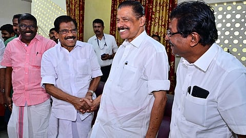 ലോക്സഭാ തെരഞ്ഞെടുപ്പ്: സംസ്ഥാനത്തെ ആദ്യ സ്ഥാനാർഥി തോമസ് ചാഴികാടന് നേരിട്ട് ആശംസകൾ നേർന്ന് സിപിഎം സംസ്ഥാന സെക്രട്ടറി