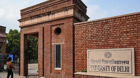 caa protest in delhi university