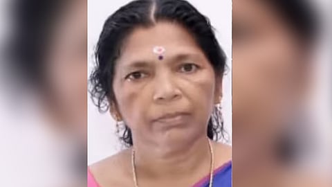 ആലപ്പുഴയിൽ ടിപ്പർ ലോറി ഓട്ടോറിക്ഷയുമായി കൂട്ടിയിടിച്ച് അപകടം; വീട്ടമ്മ മരിച്ചു