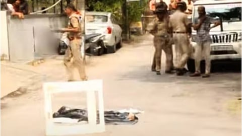 കൊച്ചിയിൽ നവജാത ശിശുവിനെ റോഡിലെറിഞ്ഞ് കൊന്നു