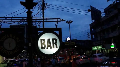 മദ്യനയം: സ്വാധീനങ്ങൾക്ക് വഴങ്ങരുത്
