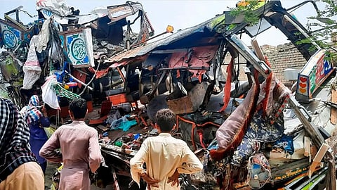 bus accident in pakistan 28 killed 22 injured