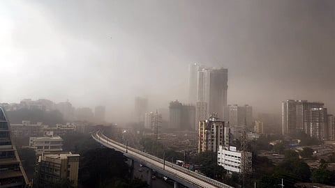 Mumbai dust storm, rain