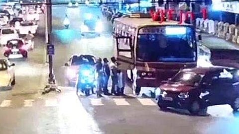 മേയർ-ഡ്രൈവർ തർക്കം: കെഎസ്ആർടിസി കണ്ടക്ടറെ ചോദ്യം ചെയ്യുന്നു