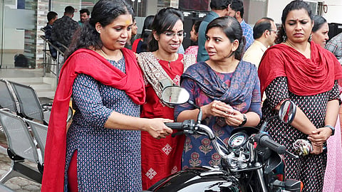 KSRTC driving school locations, fees