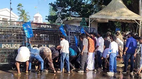 karyavattom campus clash case against 2 mlas clash in ksu secretariat protest march
