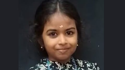 7 year old child dies after fallling wall in thrissur